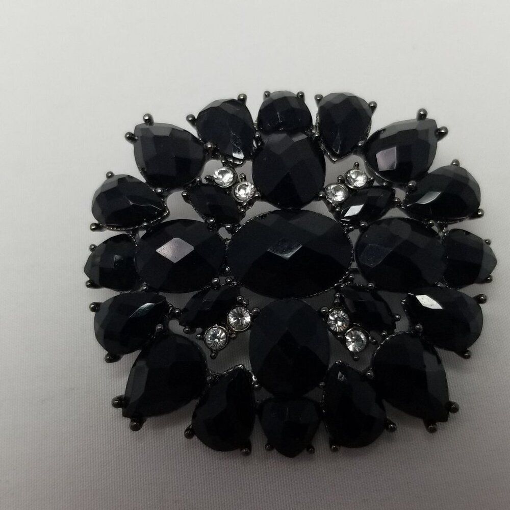 Vintage Liz Claiborne Black Rhinestone Cluster Brooch, Signed, Sparkle, Estate - Picture 2 of 7